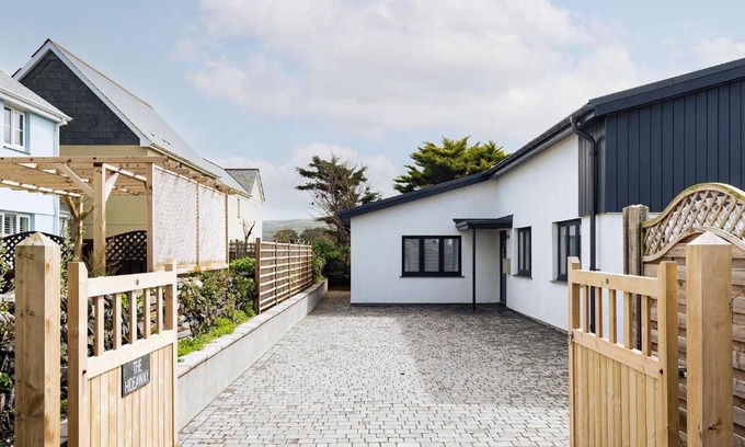 Tintagel House | The Hideaway, Modern 3 bed in Tintagel, Cornwall