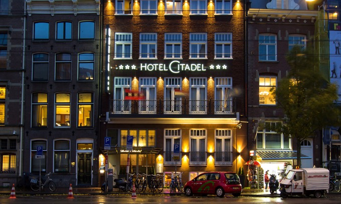 Burgwallen Nieuwe Zijde Hotel | The Highlander