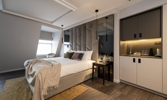 Cambridge City Centre Hotel | The Hobson Cambridge By Adina