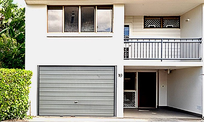 Sorrento Villa | The Holiday House in Bundell Gold Coast Getaway