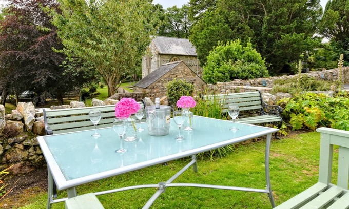 Llanbedrog Cottage | The Hollies