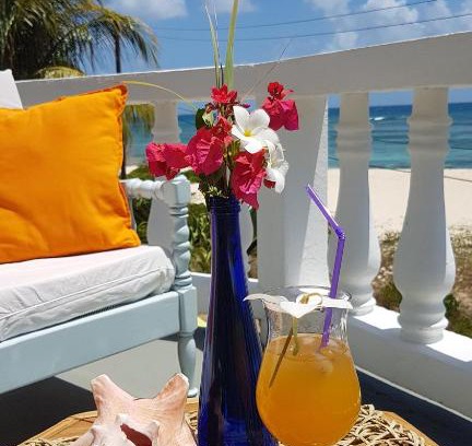 Clifton Hotel | The Islander's Inn