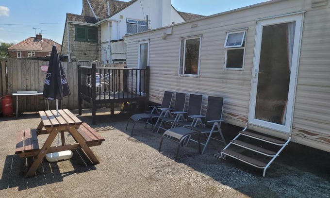 Tadcaster Bed & Breakfast | The Jackdaw B&B SELF CATERING STATIC CARAVAN FREE BREAKFAST SUPPLIED