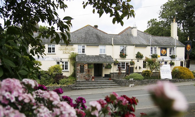 Pelynt Bed & Breakfast | The Jubilee Inn