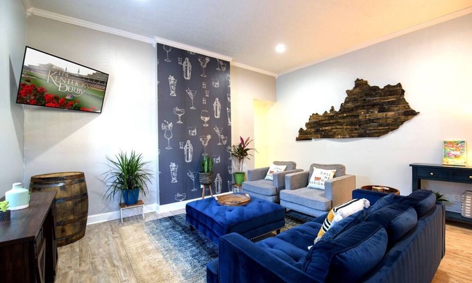 Phoenix Hill House | The Julep House NuLu ~ Gorgeous 3 BR Prime Spot
