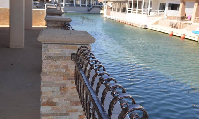 Moovalya Keys House | The KeyLargo House @ Lake Moovalya Keys;Large home 6beds 5ba+2lofts & 65 ft Dock