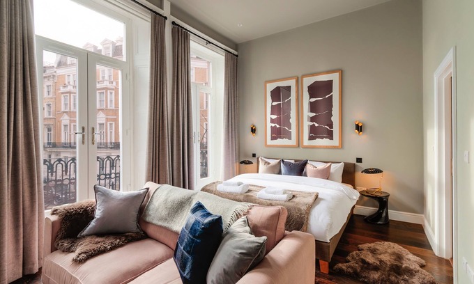Kensington Apartment | The Knaresborough by Aura Collection