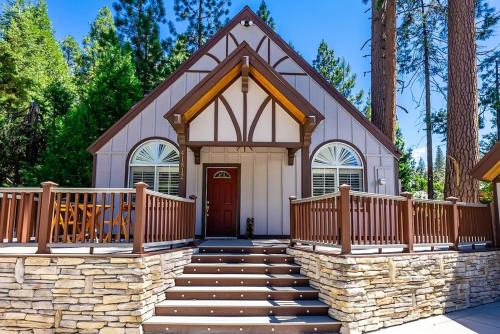 Shaver Lake House | The Knotty Sparrow Prime Spot Smores Nights