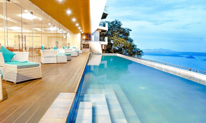 Tagaytay Hotel | The Lake Hotel Tagaytay