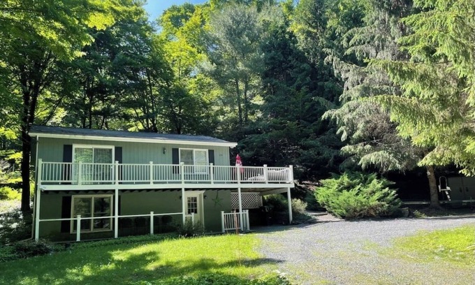 Greentown House | The Lake House - 500 ft. from Lake Wallenpaupack