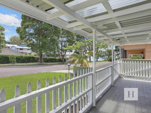 Mannering Park House | The Lakehouse