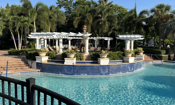 Florida Central Atlantic Coast Resort | The Lakeshore Reserve sits beside the JW Marriott and Ritz Carlton in Orlando.