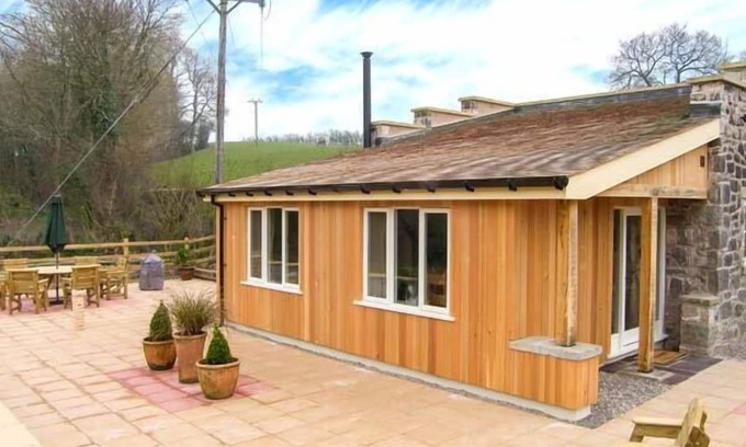 Gwaenysgor Near Prestatyn Cottage | THE LAMBING SHED, pet friendly, luxury holiday cottage in Dyserth