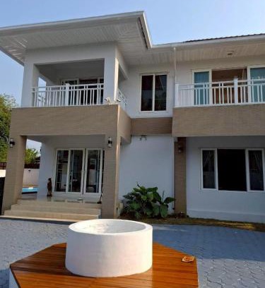 Nong Phueng Villa | The Lanna Lagoon เดอะลานนา ลากูน