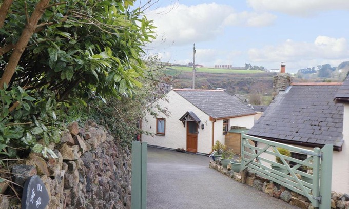 Carnbrea House | The Lily Pad