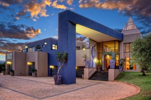 Silver Lakes House | The Links Guest House