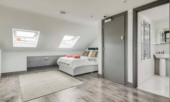 Birmingham Apartment | The Little Oaks