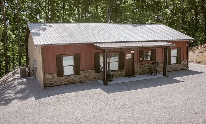 Celina House | The Little Red Barn near Dale Hollow Lake