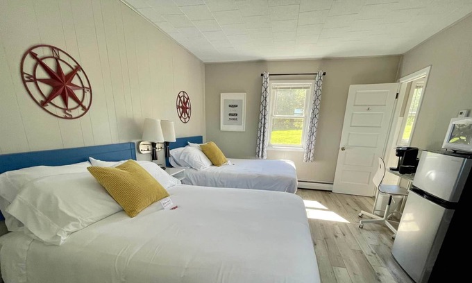 Mount Horeb House | THE LITTLE VILLAGE , 2 Full Beds 107