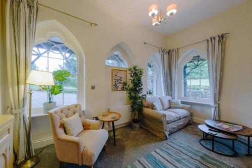 Blagdon Apartment | The Lodge Gatehouse at Coombe Lodge