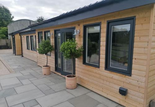 Knutsford Ski Chalet | The Lodge