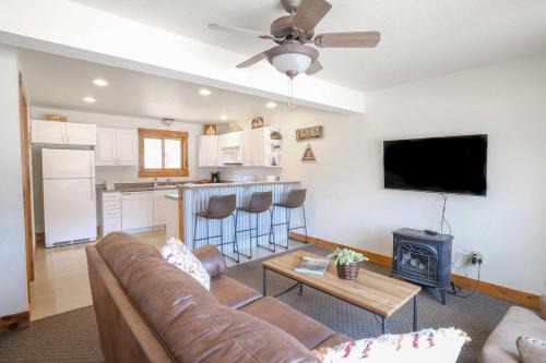 Grand Lake Apartment | The Loose Moose Lodge #4 At Downtown Grand Lake
