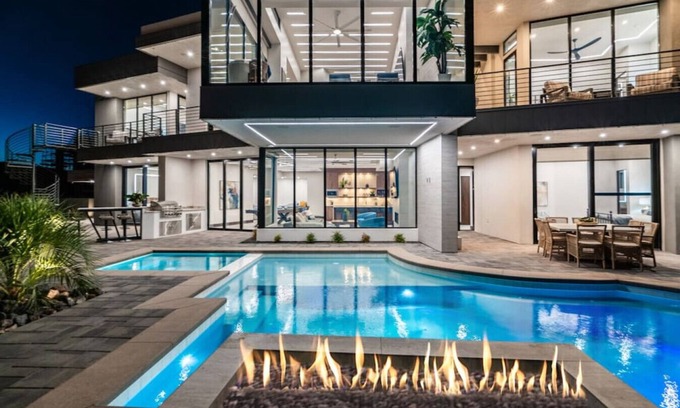 Hurricane House | The Luxe at Copper Rock Large Luxury Home~ Golf~ ATV~ Zion NP~Lake Access