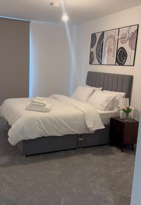 Newham House | The Luxury Spot