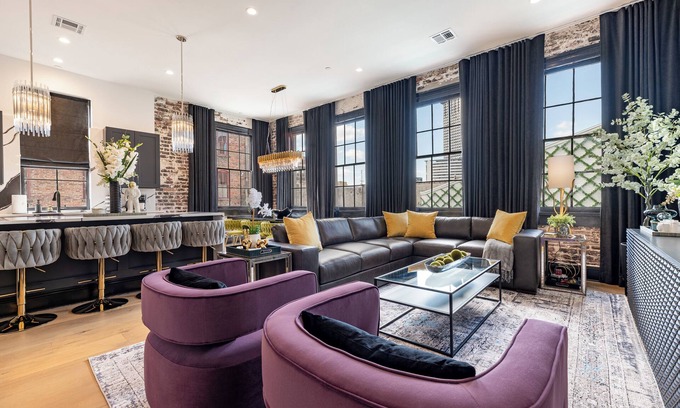 Central Business District Hotel | The Mambo - The Little Lagniappe on St. Charles