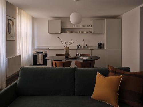 Earl's Court Apartment | The Marloes