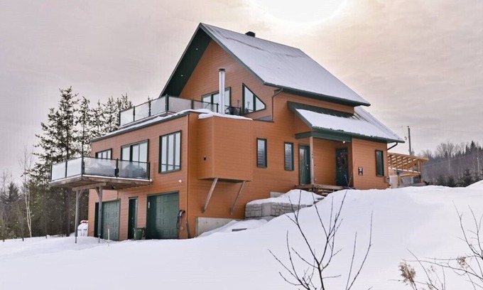 Saint-Michel-des-Saints Cabin | The Mavrick, Lac Taureau, spa, fireplace