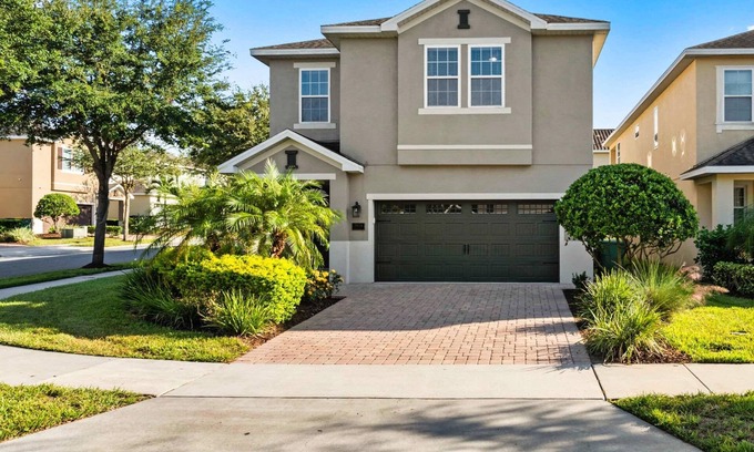 West Kissimmee House | The Memory Box - Eight Bedroom House, Sleeps 20