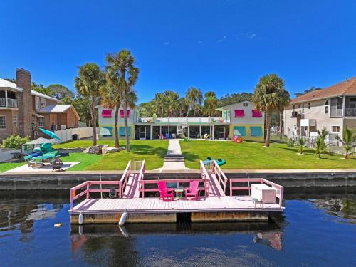 New Port Richey Estates Apartment | The Mermaid on the Cotee River