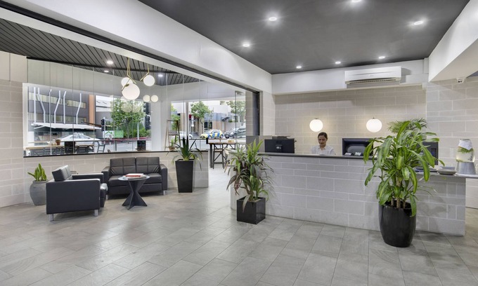Spring Hill Hotel | The Metropolitan Spring Hill