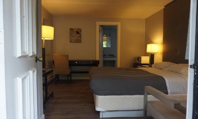 Boston Bar Hotel | The Mighty Fraser Motel