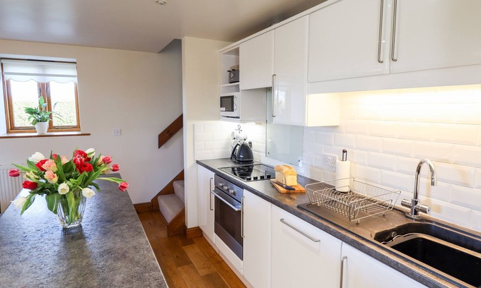 North Somercotes Cottage | THE MILL HOUSE, character holiday cottage in North Somercotes