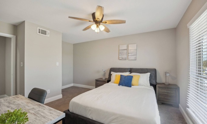 South Arlington Apartment | The Mirage 270 I Comfy 2 Bed 2 Bath