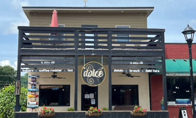 Bryson City Apartment | The Mitchell Suite above Dolce, Bryson City, walk to restaurants & GSMRailroad