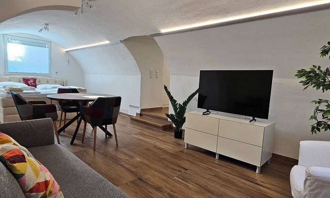 Stuttgart Apartment | The Modern Cave Lodge - ComfyHome Apartments Stuttgart