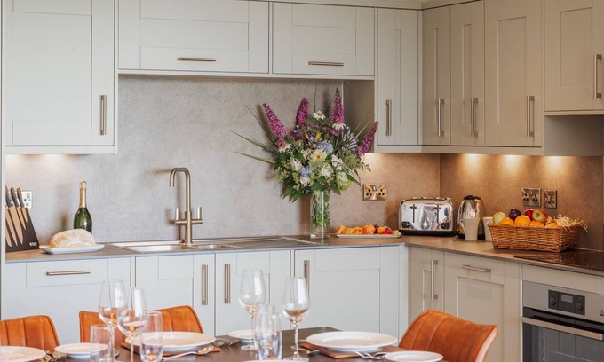 Chittlehamholt Resort | The Mole Resort, 3 Bedroom Valley View Luxury Lodge with Hot Tub