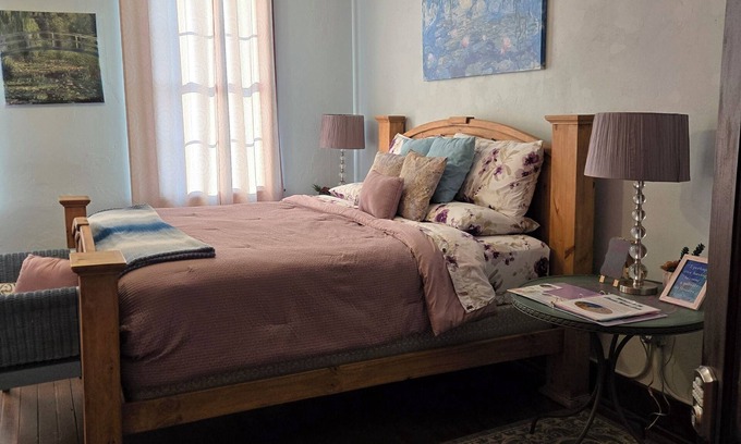 Hermann Apartment | The Monet Suite is one of our four rooms.
