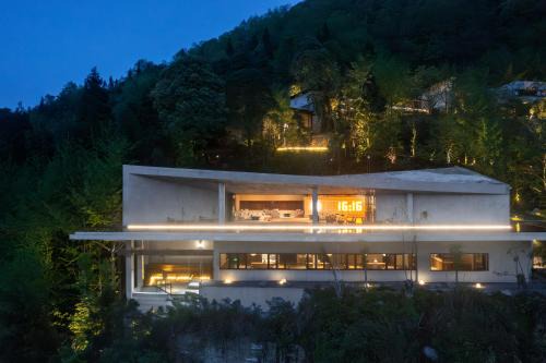 Guang'an Hotel | The Mount Route 上山上-抱翠