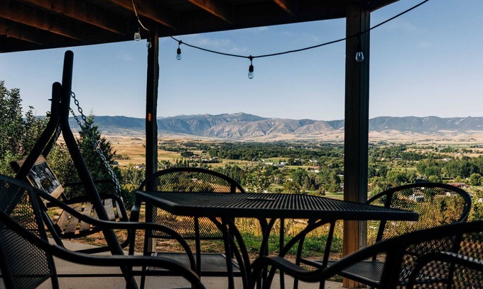 Sheridan Apartment | The Mountain View Walk Out , Truly Panoramic View