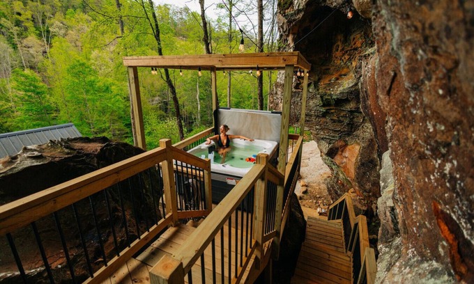 Rogers Cabin | The Naturalist by The Hideaways