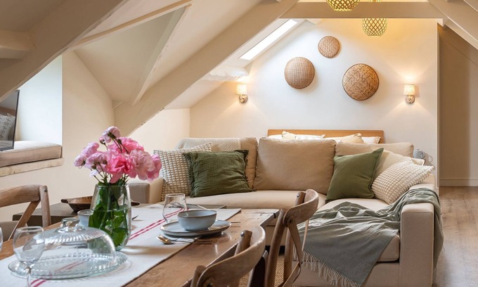 Stroud Cottage | The Nest - pet friendly in Slad near Stroud