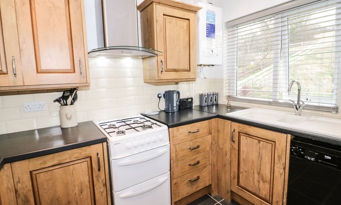 Rhos on Sea Cottage | The Nook 285b