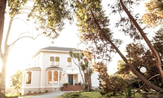 Seabright House | The Oceanview: Private Gated Compound with Views