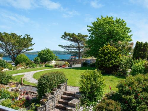 Plymouth House | The Old Canoe Club