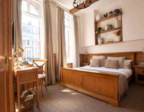 Kentish Town Hotel | The Old Farmhouse Pub and Rooms