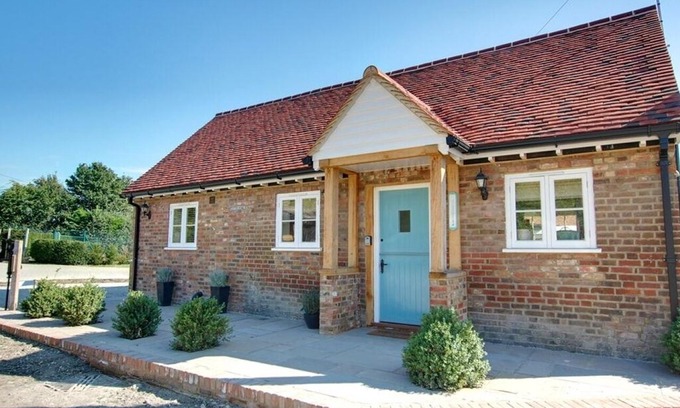 Linton House | The Old Pump House - One Bedroom House, Sleeps 3